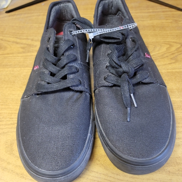 NEW Mens Levi's Shoes 👞 - Picture 2 of 9